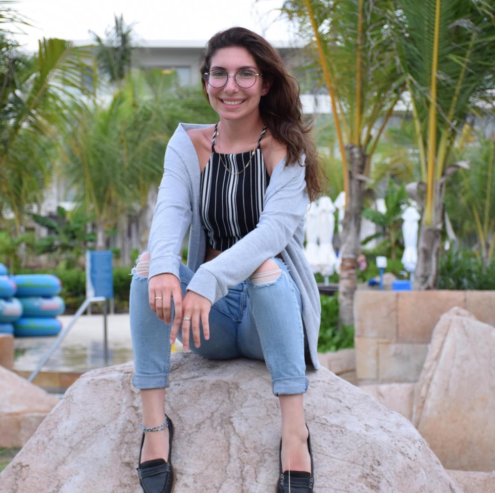 Meet your Posher, Melina